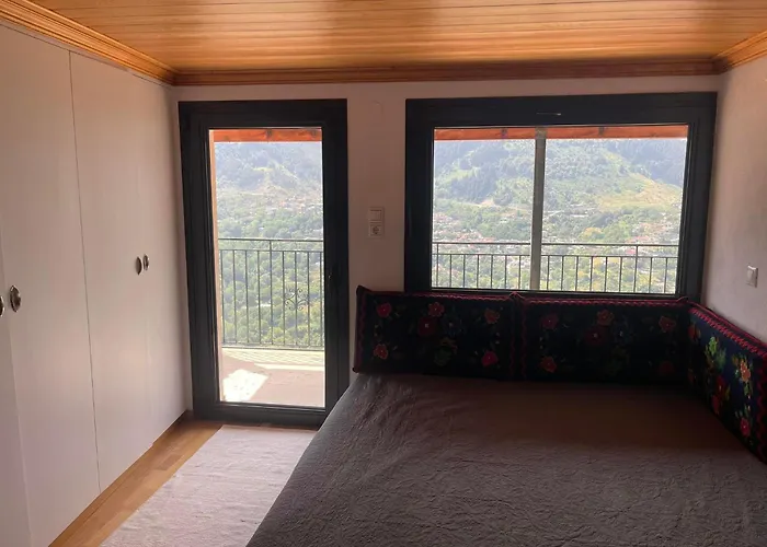 Kostis Central Loft