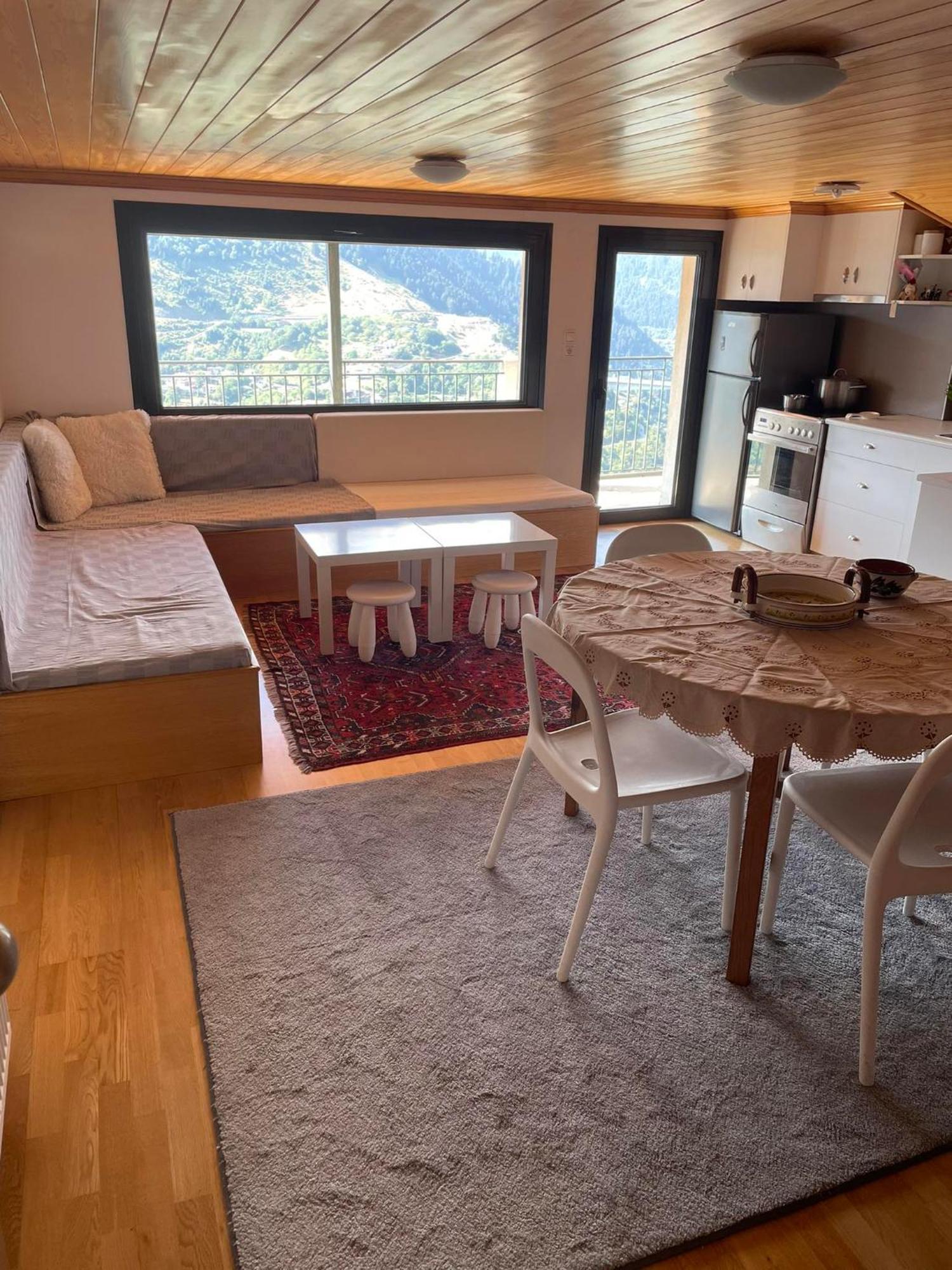 Kostis Loft *